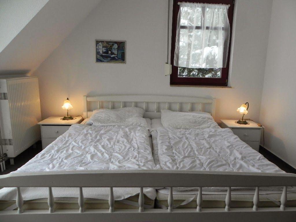 Ferienwohnung Nils Holgerson mit Balkon zwischen Strand, Wald&Wiese im Südosten der Insel Rügen! Gustow  Exterior foto