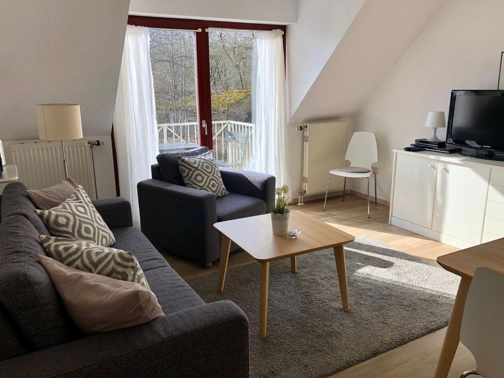 Ferienwohnung Nils Holgerson mit Balkon zwischen Strand, Wald&Wiese im Südosten der Insel Rügen! Gustow  Exterior foto
