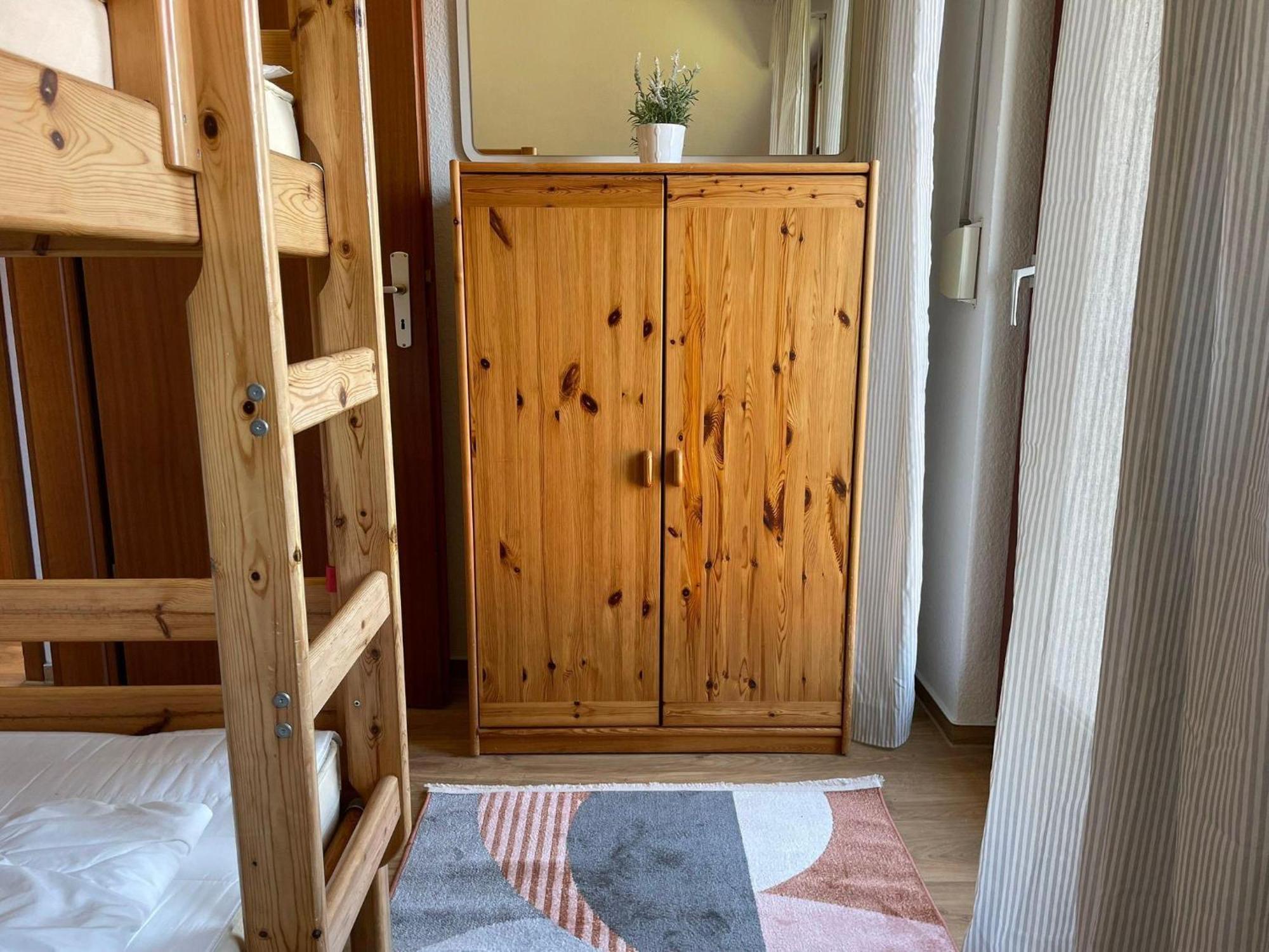Ferienwohnung Nils Holgerson mit Balkon zwischen Strand, Wald&Wiese im Südosten der Insel Rügen! Gustow  Exterior foto